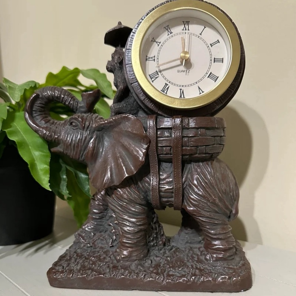 Vintage Monkey and Elephant resin Clock in working Condition